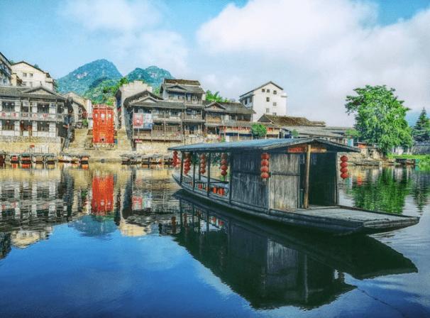 苗歌飞、苗绣美,湘西味的“村晚”好韵味